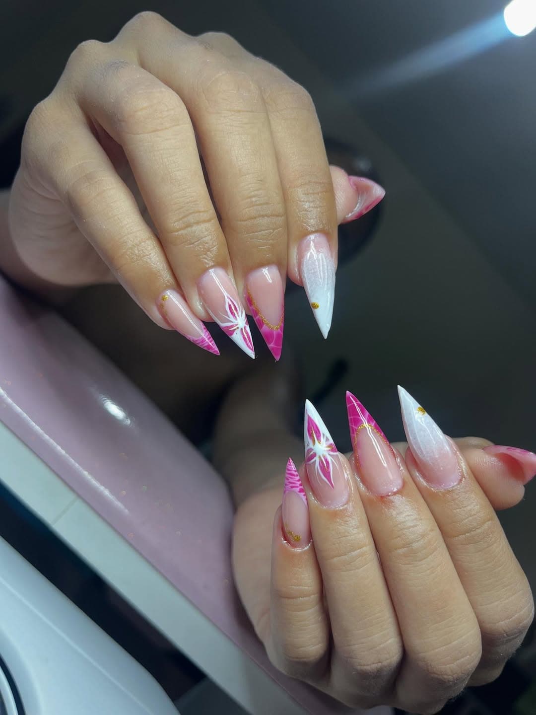 Unhas amendoadas nude